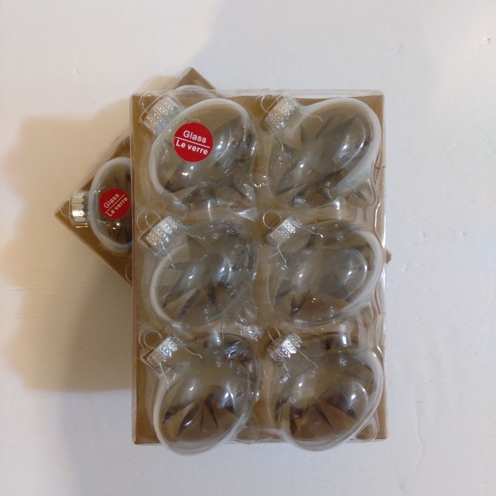 New Celebrate It Christmas Noel Glass Ornament 12 Piece approx 2.5" D&L …